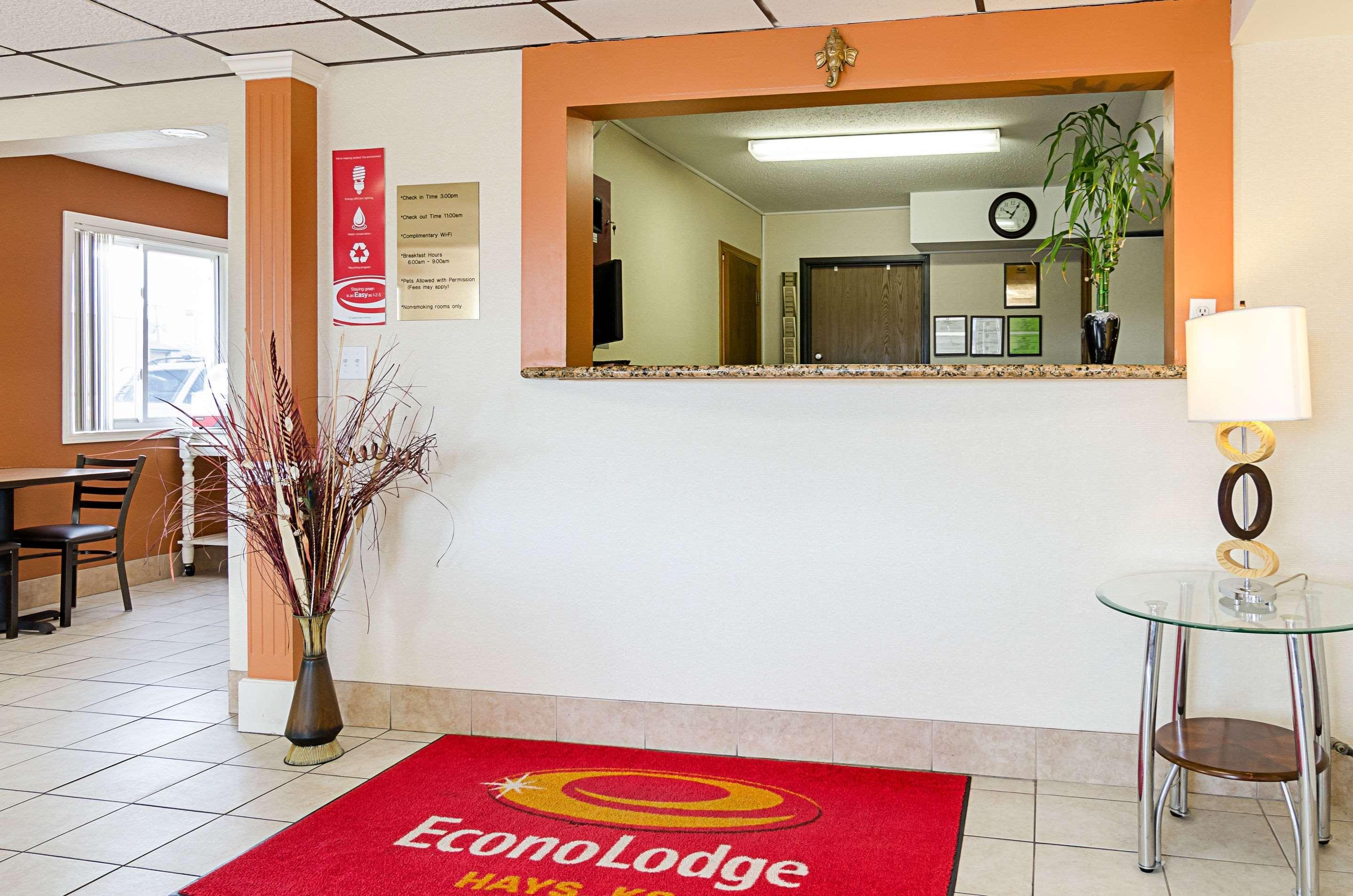 Econo Lodge Hays I-70 Exterior foto