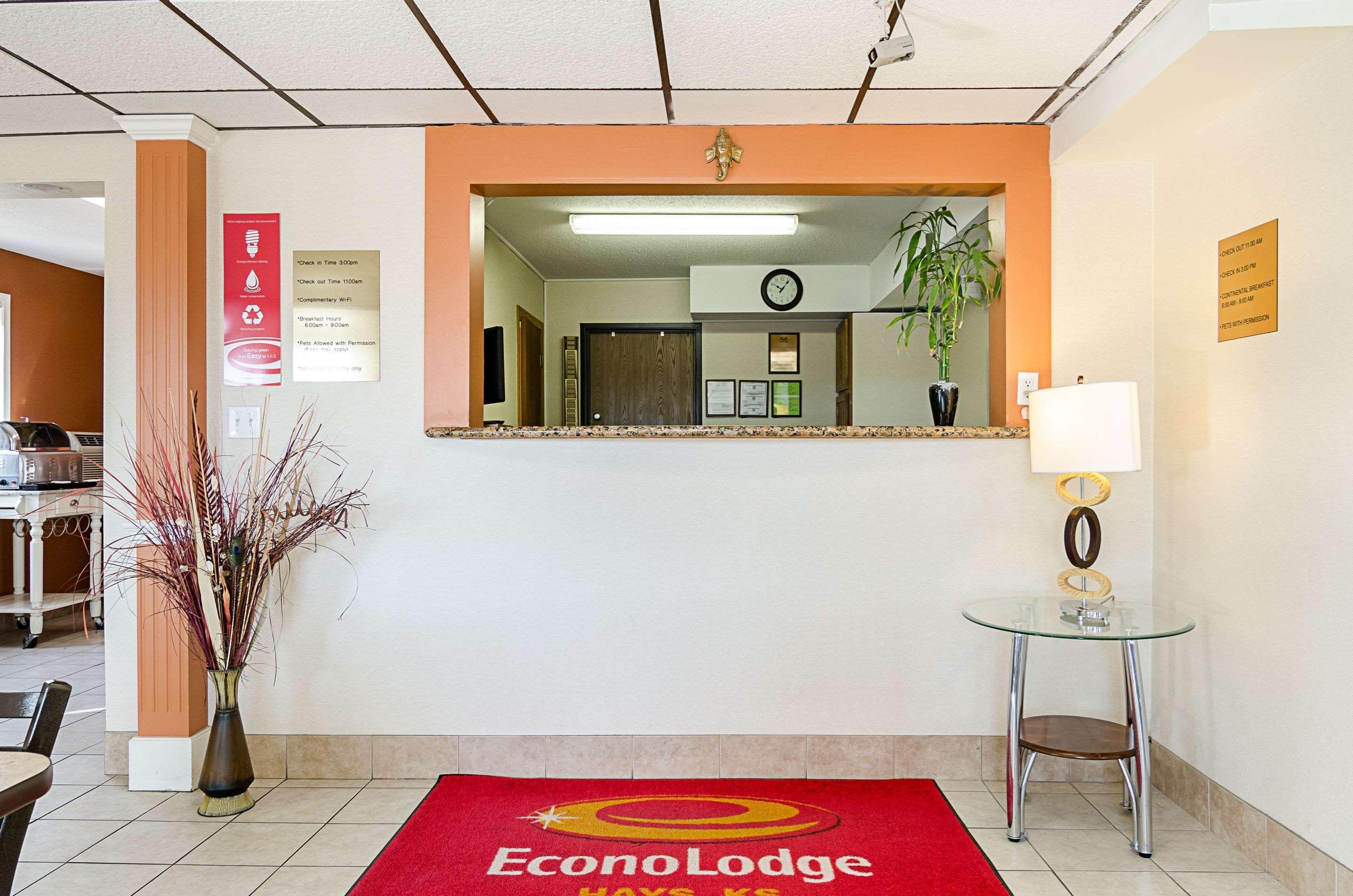 Econo Lodge Hays I-70 Exterior foto